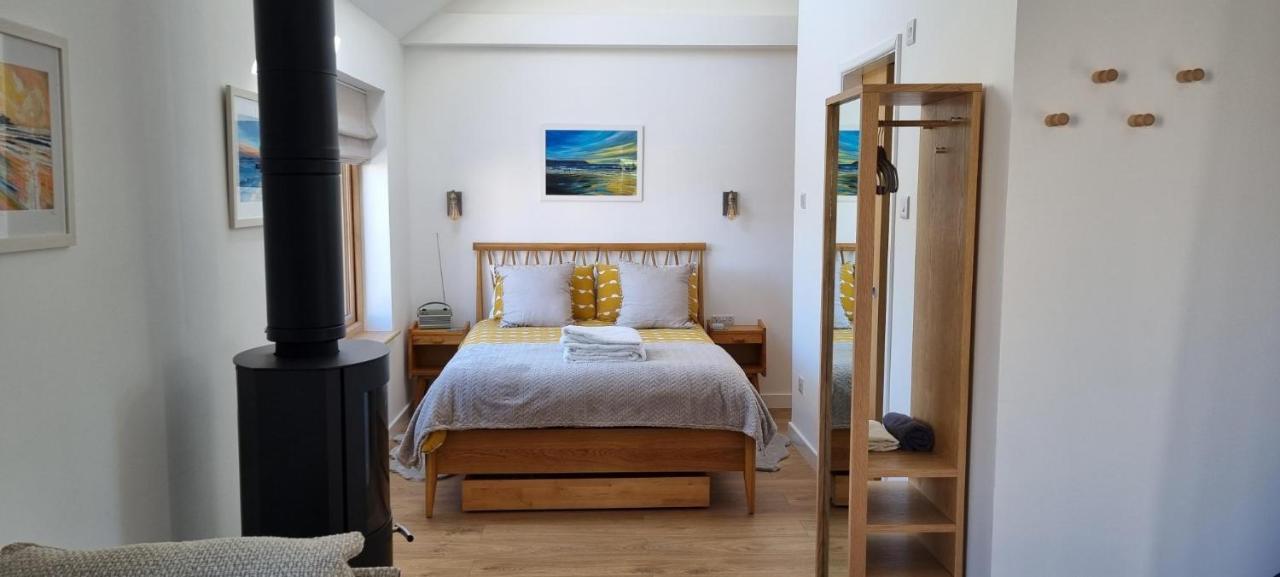 일프러컴 The Brookhouse. Cheerful Tiny House With Seaview. 빌라 외부 사진